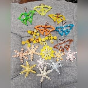 Handmade vintage beaded ornaments, a lot of 18